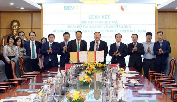 Entidades vietnamitas firman memorando para promover finanzas sostenibles ảnh 1 Entidades vietnamitas firman memorando para promover finanzas sostenibles ảnh 1