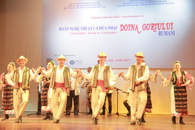 Intensifican cooperación cultural-artística entre Vietnam y Rumanía ảnh 1 Intensifican cooperación cultural-artística entre Vietnam y Rumanía ảnh 1