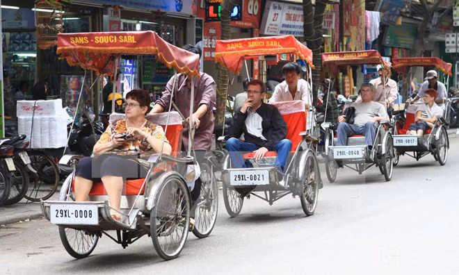 Crece número de turistas foráneos en Hanoi ảnh 1