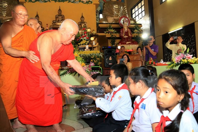 Monjes budistas vietnamitas en Tailandia visitan su patria ảnh 1 Monjes budistas vietnamitas en Tailandia visitan su patria ảnh 1