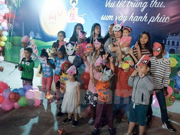 Celebran en Mozambique Fiesta del Medio Otoño para niños vietnamitas ảnh 1 Celebran en Mozambique Fiesta del Medio Otoño para niños vietnamitas ảnh 1