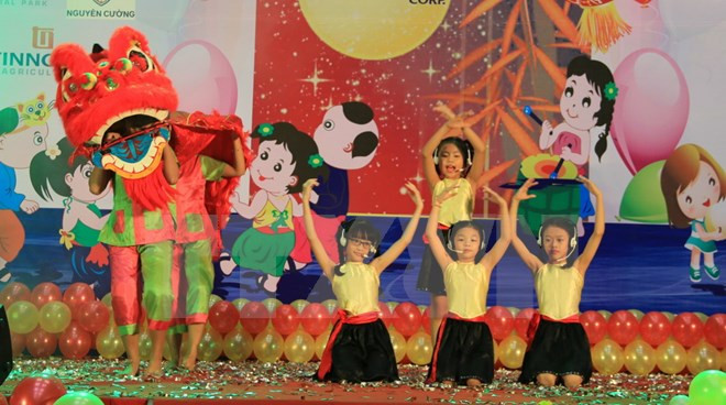 Presidente vietnamita felicita a los niños en ocasión de Fiesta del Medio Otoño ảnh 1