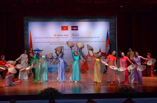 Comienza semana de cultura vietnamita en Camboya ảnh 1 Comienza semana de cultura vietnamita en Camboya ảnh 1