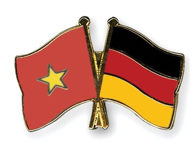 Dirigentes de Vietnam felicitan a Alemania por su Día Nacional ảnh 1