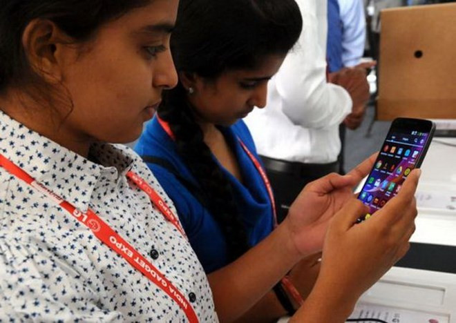 Malasios gastan cerca de mil 600 millones de dólares en celulares inteligentes ảnh 1