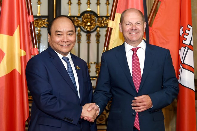 Premier de Vietnam respalda cooperación con Hamburgo en desarrollo de puertos marítimos ảnh 1 Premier de Vietnam respalda cooperación con Hamburgo en desarrollo de puertos marítimos ảnh 1