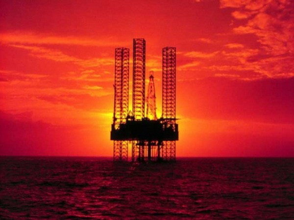 Indonesia invertirá fondo multimillonario en sector de petróleo y gas en 2021 ảnh 1