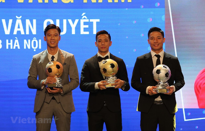 Nguyen Van Quyet conquista Balón de Oro de Vietnam en 2020 ảnh 1
