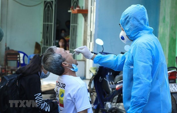 Primer ministro vietnamita insta a revisar medidas de prevención antiepidémica ảnh 2 Primer ministro vietnamita insta a revisar medidas de prevención antiepidémica ảnh 2