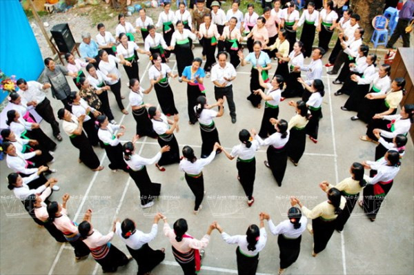 Vietnam busca reconocimiento de UNESCO para la danza Xoe ảnh 1 Vietnam busca reconocimiento de UNESCO para la danza Xoe ảnh 1