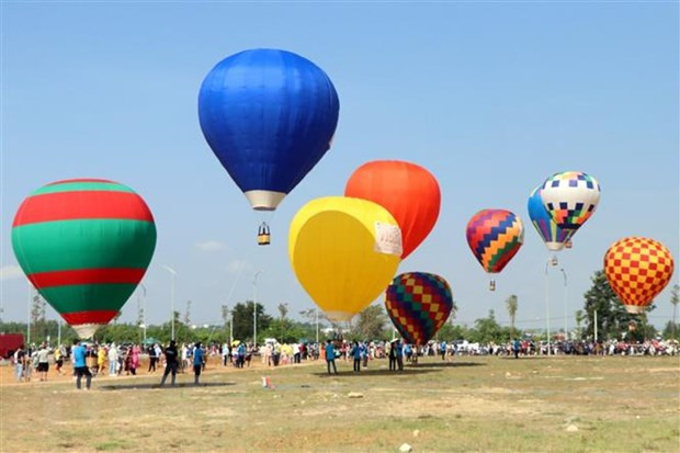 Realizan primer festival de globos aerostáticos en provincia altiplánica vietnamita ảnh 1 Realizan primer festival de globos aerostáticos en provincia altiplánica vietnamita ảnh 1