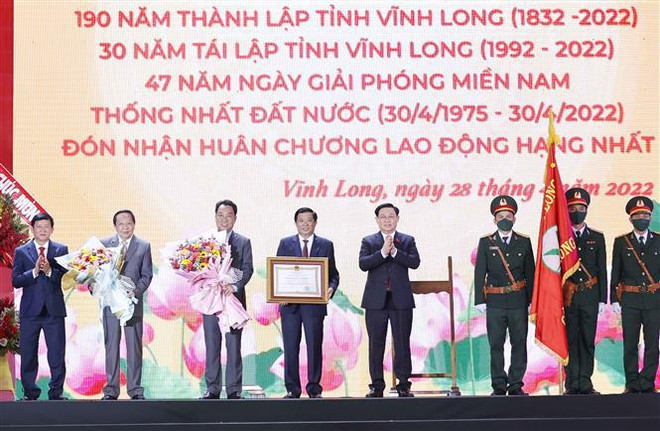 Presidente del Parlamento pide a Vinh Long concentrarse en reforma del modelo de crecimiento ảnh 1 Presidente del Parlamento pide a Vinh Long concentrarse en reforma del modelo de crecimiento ảnh 1