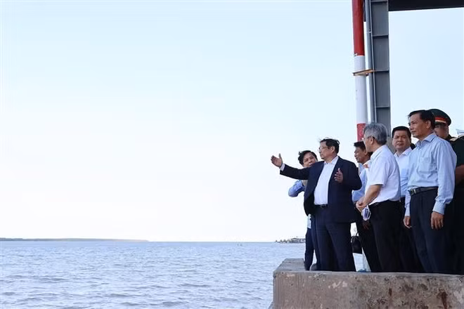 Primer ministro de Vietnam realiza visita de trabajo a la provincia de Soc Trang ảnh 1