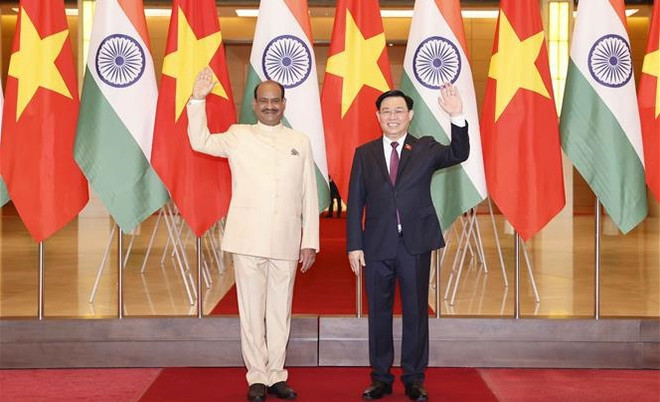 Destacan significado de la visita del presidente de la Cámara Baja india a Vietnam ảnh 1 Destacan significado de la visita del presidente de la Cámara Baja india a Vietnam ảnh 1