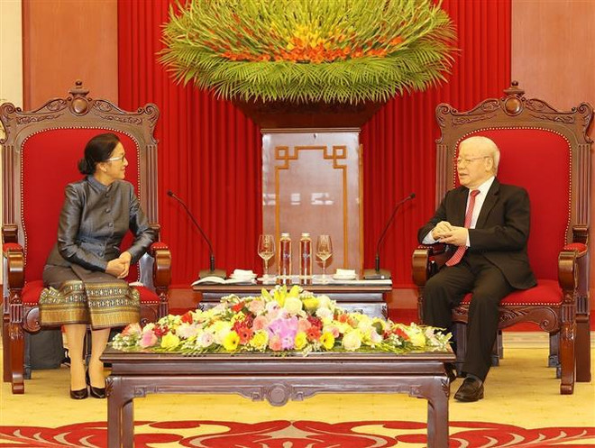 Máximo dirigente partidista de Vietnam se reúne con vicepresidenta de Laos ảnh 1 Máximo dirigente partidista de Vietnam se reúne con vicepresidenta de Laos ảnh 1