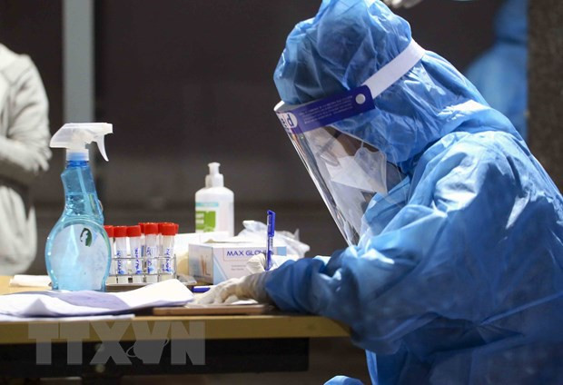 Continúa disminuyendo el número de casos de COVID-19 en Vietnam ảnh 1 Continúa disminuyendo el número de casos de COVID-19 en Vietnam ảnh 1
