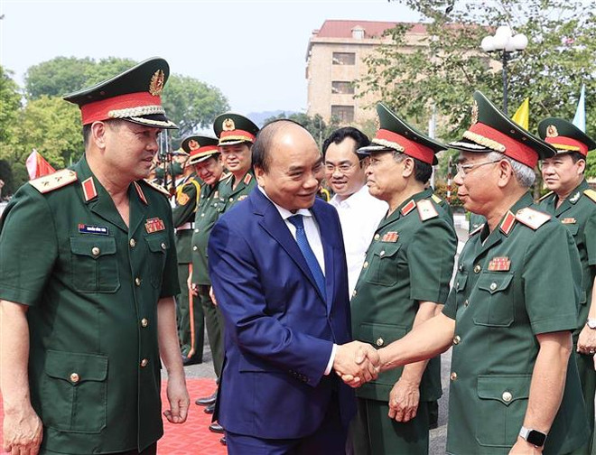 Presidente vietnamita realiza visita de trabajo a Región Militar 1 ảnh 1 Presidente vietnamita realiza visita de trabajo a Región Militar 1 ảnh 1