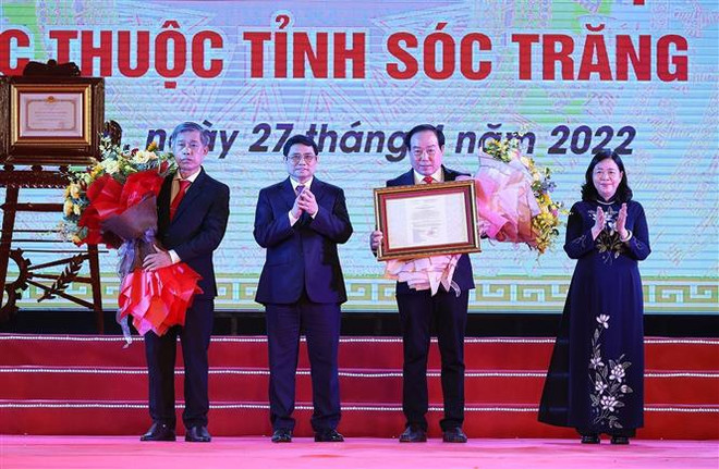 Premier de Vietnam asiste al 30 aniversario del restablecimiento de provincia de Soc Trang ảnh 2 Premier de Vietnam asiste al 30 aniversario del restablecimiento de provincia de Soc Trang ảnh 2
