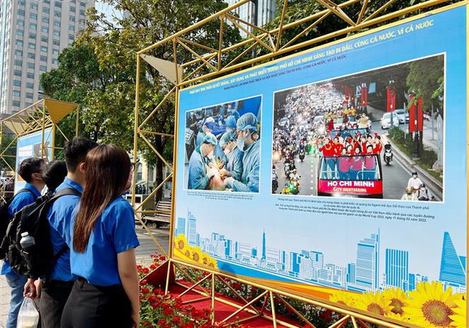 Ciudad Ho Chi Minh celebra exposición con motivo de efemérides ảnh 1 Ciudad Ho Chi Minh celebra exposición con motivo de efemérides ảnh 1