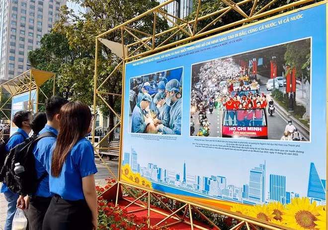 Ciudad Ho Chi Minh celebra exposición con motivo de efemérides ảnh 1