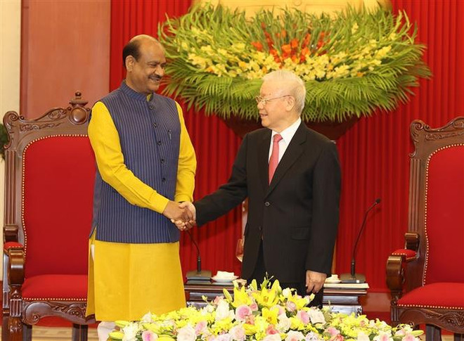 Máximo dirigente partidista de Vietnam recibe al presidente de Cámara Baja india ảnh 1 Máximo dirigente partidista de Vietnam recibe al presidente de Cámara Baja india ảnh 1