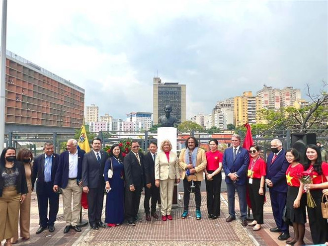 Celebran en Venezuela los 47 años de la Reunificación de Vietnam ảnh 2 Celebran en Venezuela los 47 años de la Reunificación de Vietnam ảnh 2