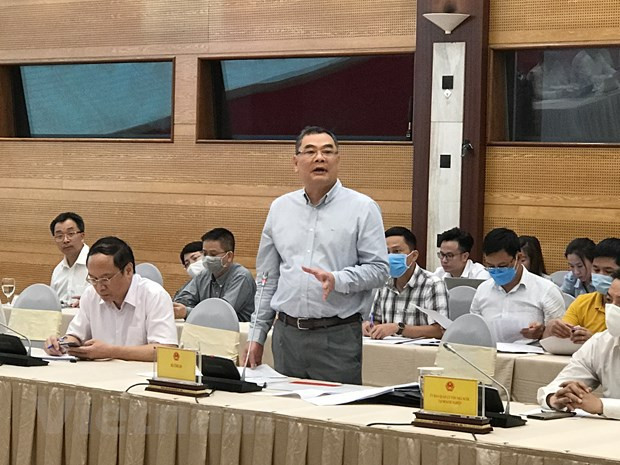 Debaten en Vietnam medidas contra noticias falsas y manipulaciones en mercado bursátil ảnh 1