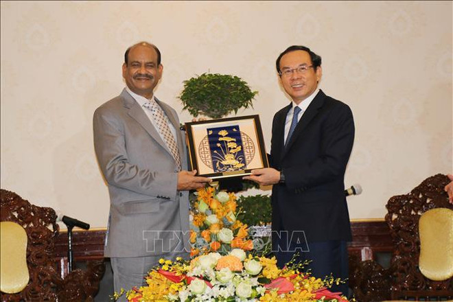 Presidente de Cámara Baja de India concluye visita a Vietnam ảnh 2 Presidente de Cámara Baja de India concluye visita a Vietnam ảnh 2