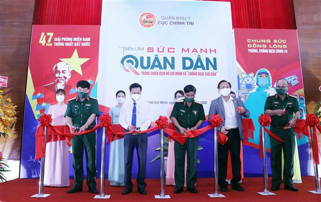 Efectúan exhibición sobre lazos entre Ejército y pueblo en Campaña de Ho Chi Minh ảnh 2 Efectúan exhibición sobre lazos entre Ejército y pueblo en Campaña de Ho Chi Minh ảnh 2