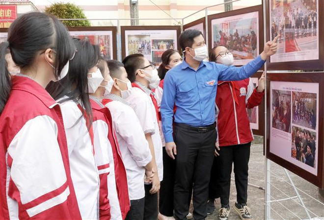 Exposición muestra evidencias de soberanía vietnamita sobre archipiélagos Hoang Sa y Truong Sa ảnh 1 Exposición muestra evidencias de soberanía vietnamita sobre archipiélagos Hoang Sa y Truong Sa ảnh 1