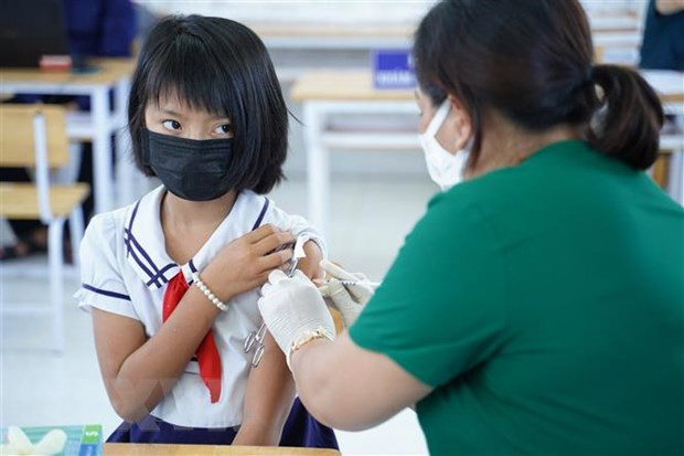Vietnam registra más de 12 mil casos de COVID-19 este jueves ảnh 1