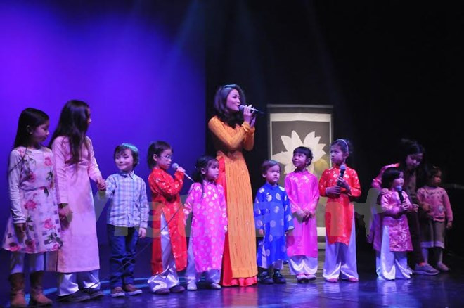Comunidad vietnamita en Bélgica celebra Tet ảnh 1 Comunidad vietnamita en Bélgica celebra Tet ảnh 1