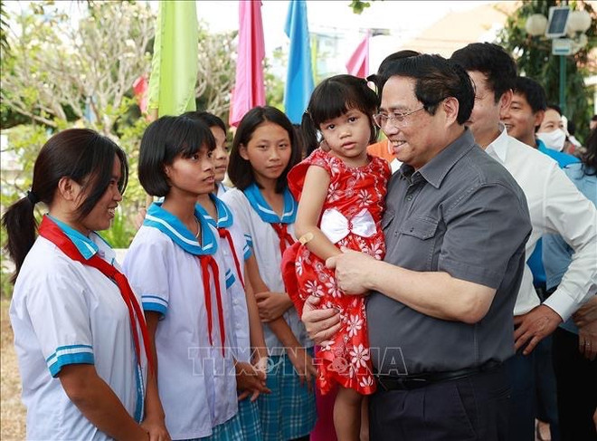 Primer ministro de Vietnam visita provincia central de Khanh Hoa ảnh 2