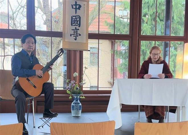 Realizan en Berlín un recital de Truyen Kieu (Historia de Kieu) ảnh 1 Realizan en Berlín un recital de Truyen Kieu (Historia de Kieu) ảnh 1