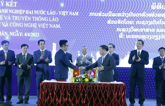 En Vientiane Foro de Conexión de Tecnología Vietnam- Laos ảnh 1