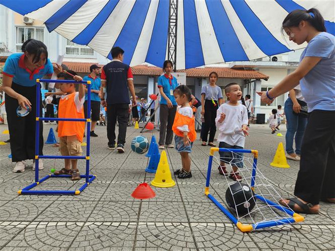 Celebran Festival Deportivo para adolescentes y niños con discapacidad en Vietnam ảnh 1