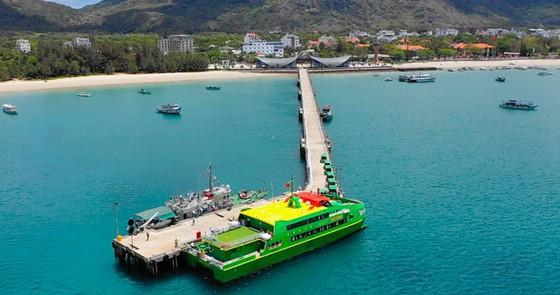 Nuevo puerto de pasajeros de Con Dao de Vietnam recibe a primeros turistas ảnh 1 Nuevo puerto de pasajeros de Con Dao de Vietnam recibe a primeros turistas ảnh 1