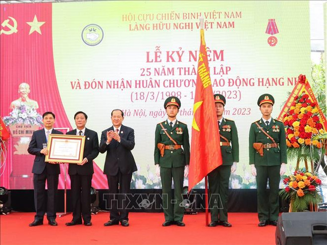 Aldea de la Amistad de Vietnam honrada con Orden del Trabajo ảnh 1 Aldea de la Amistad de Vietnam honrada con Orden del Trabajo ảnh 1