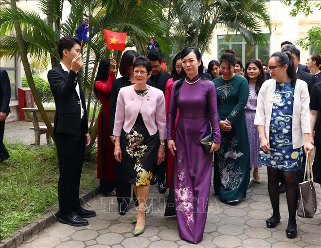 Esposa del gobernador general de Australia visita Academia Nacional de Música ảnh 1 Esposa del gobernador general de Australia visita Academia Nacional de Música ảnh 1