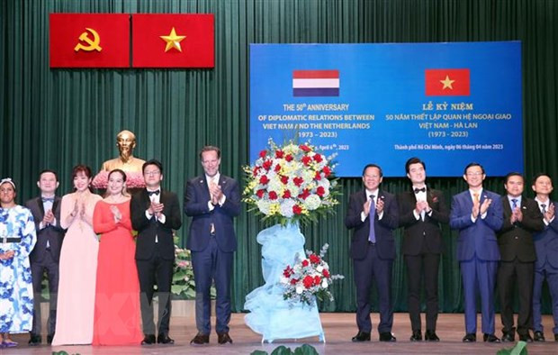 Conmemoran 50 aniversario de relaciones diplomáticas Vietnam-Países Bajos ảnh 1 Conmemoran 50 aniversario de relaciones diplomáticas Vietnam-Países Bajos ảnh 1