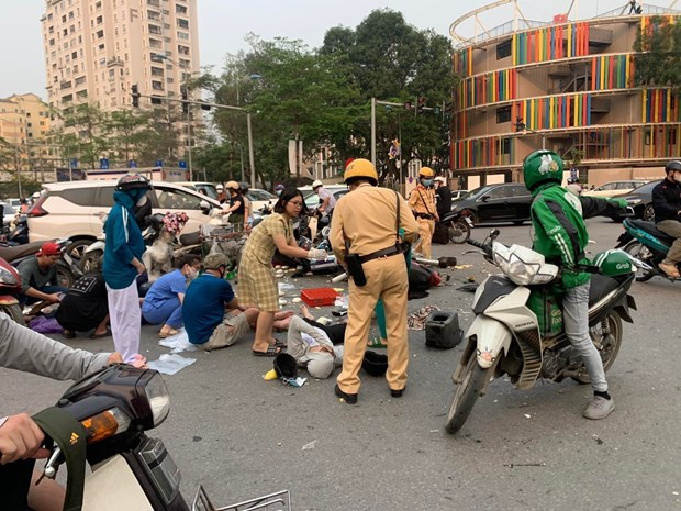 Inician procedimiento legal contra conductor causante de grave accidente de tráfico en Hanoi ảnh 1 Inician procedimiento legal contra conductor causante de grave accidente de tráfico en Hanoi ảnh 1