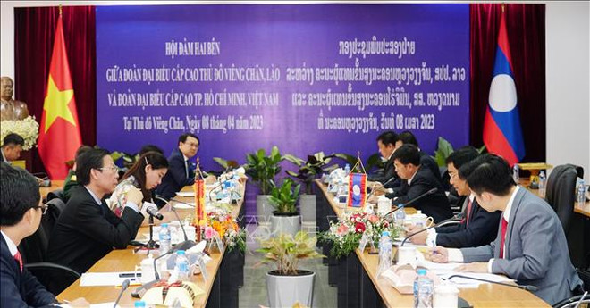 Ciudad Ho Chi Minh desea fortalecer cooperación con localidades de Laos ảnh 2