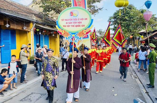 Tet Nguyen Tieu de Hoi An reconocido como Patrimonio Cultural Inmaterial Nacional ảnh 1 Tet Nguyen Tieu de Hoi An reconocido como Patrimonio Cultural Inmaterial Nacional ảnh 1