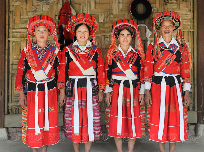 Brocado de los pa then: particularidad cultural de minorías étnicas de Vietnam ảnh 1