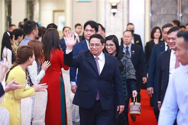 Premier vietnamita se reúne con la comunidad de compatriotas en Singapur ảnh 1 Premier vietnamita se reúne con la comunidad de compatriotas en Singapur ảnh 1