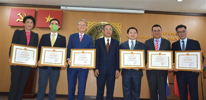 Vietnam agradece apoyo de Tailandia en lucha contra la COVID-19 ảnh 1 Vietnam agradece apoyo de Tailandia en lucha contra la COVID-19 ảnh 1