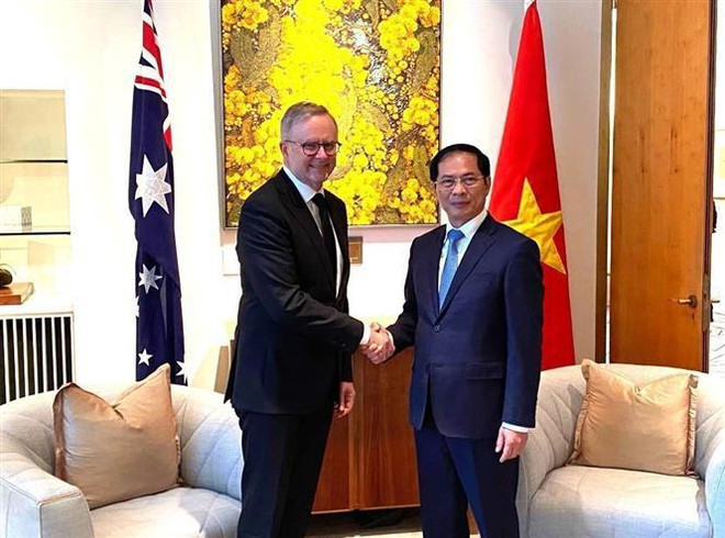 Canciller vietnamita realiza visita de cortesía al primer ministro de Australia ảnh 1 Canciller vietnamita realiza visita de cortesía al primer ministro de Australia ảnh 1