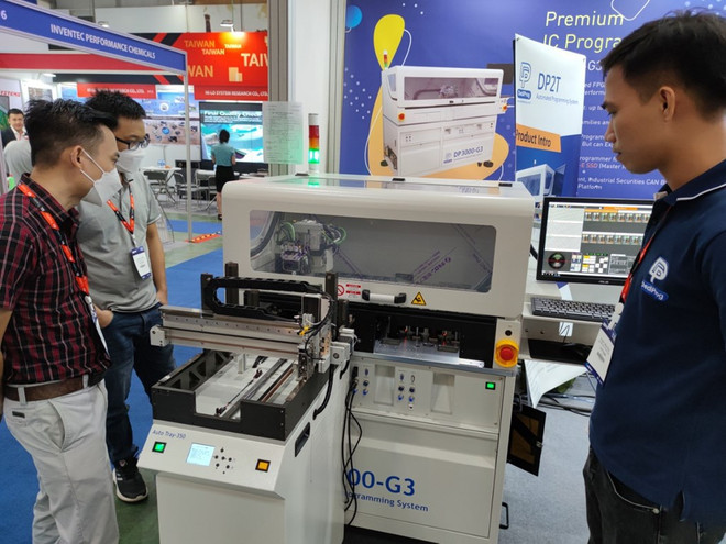 Decenas empresas extranjeras participan en Exposición Internacional NEPCON Vietnam ảnh 1 Decenas empresas extranjeras participan en Exposición Internacional NEPCON Vietnam ảnh 1