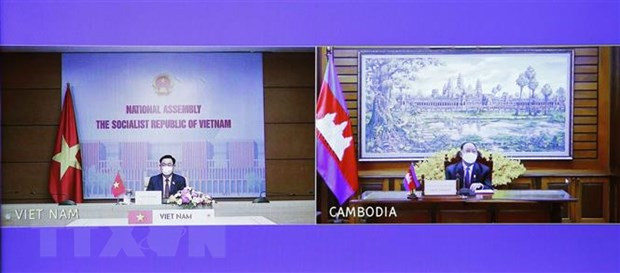 Visita de presidente del legislativo camboyano a Vietnam contribuye a nexos parlamentarios bilaterales ảnh 1