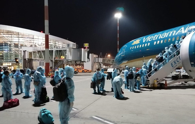 COVID-19: Regresan a casa más de 340 ciudadanos vietnamitas desde Alemania y Rumania ảnh 1